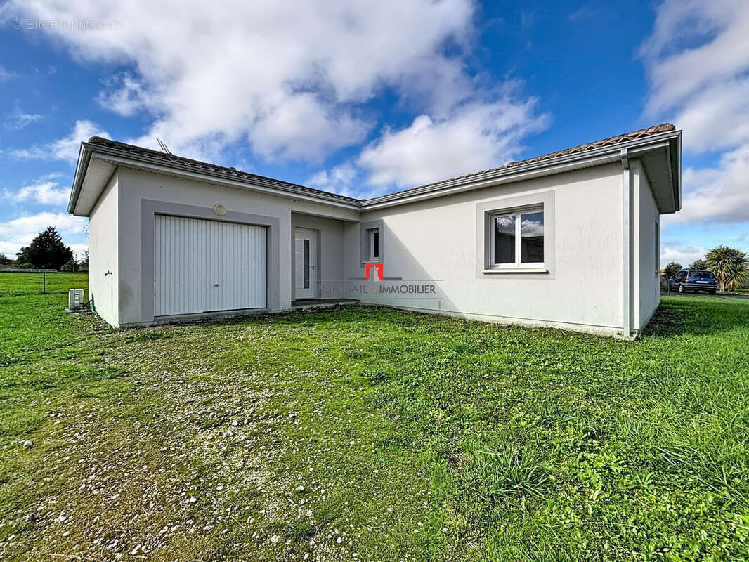 Maison à SAINT-GENES-DE-BLAYE