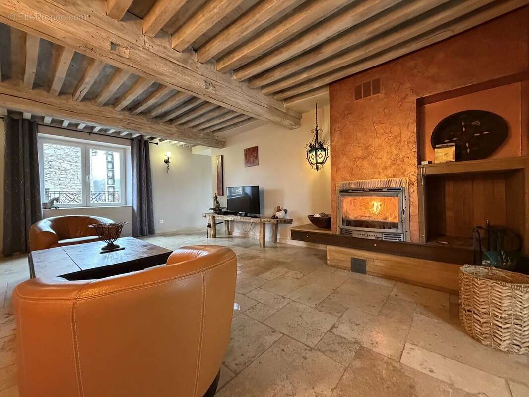 Maison à DUN-LES-PLACES