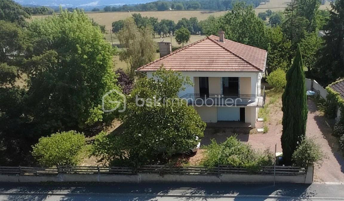 Maison à NOAILLY