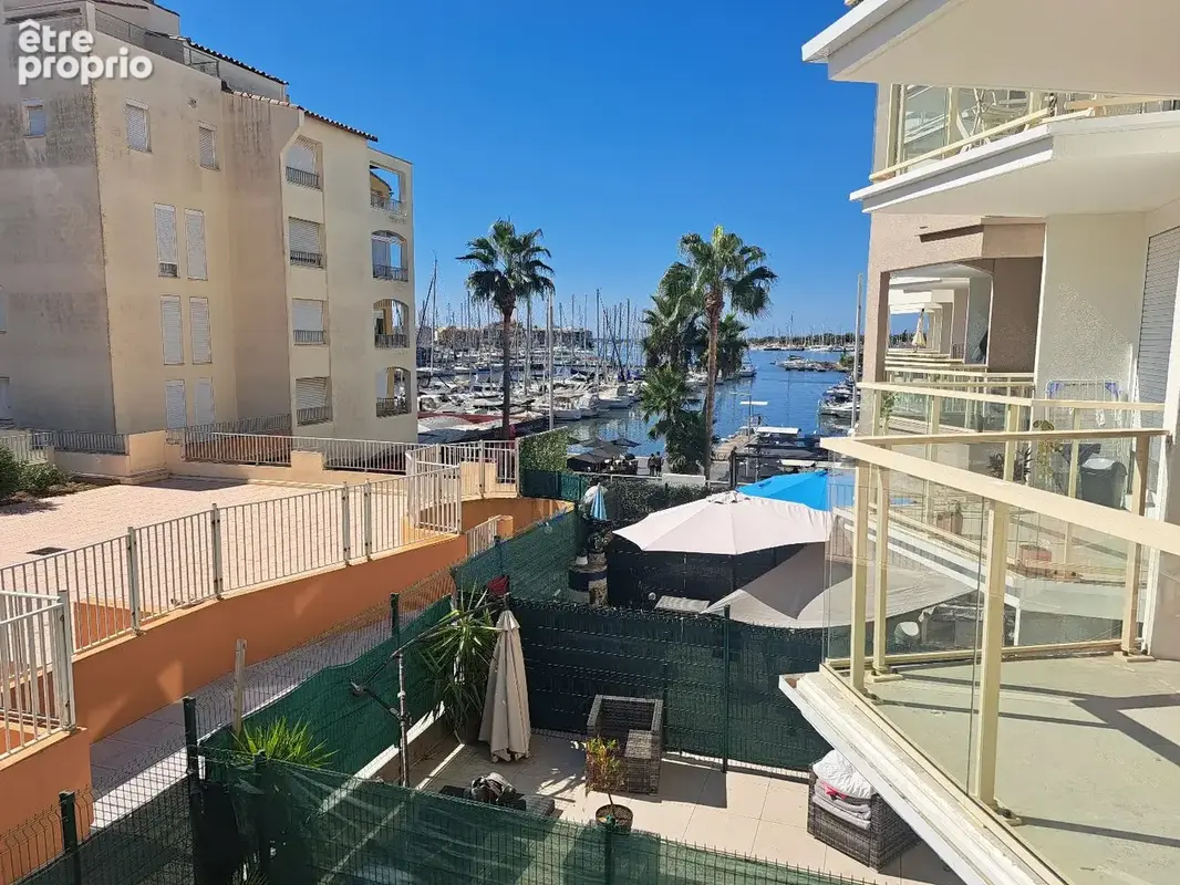 LE CAP D'AGDE  - CENTRE PORT - Appartement studio cabine + ascenseur + piscine - photo 1