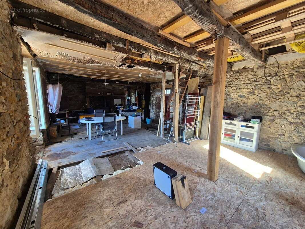 Maison à ORGNAC-SUR-VEZERE
