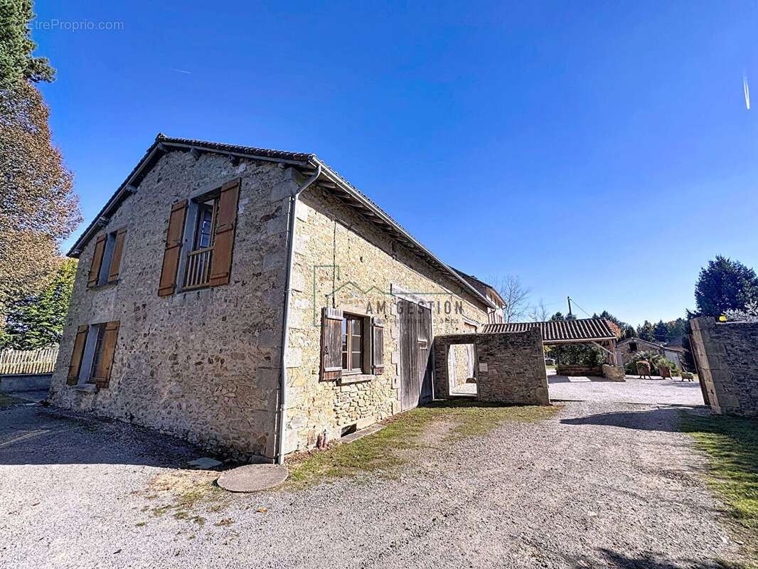 Maison à AMBAZAC