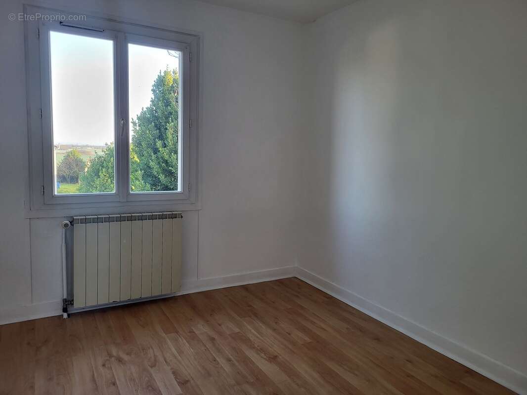 Maison à vendre 4 pièces THOUARS (79) TERRAIN 420 m² - photo 7