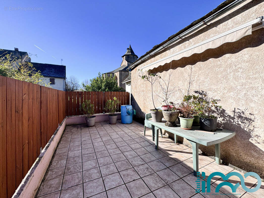 Maison à RIEUPEYROUX