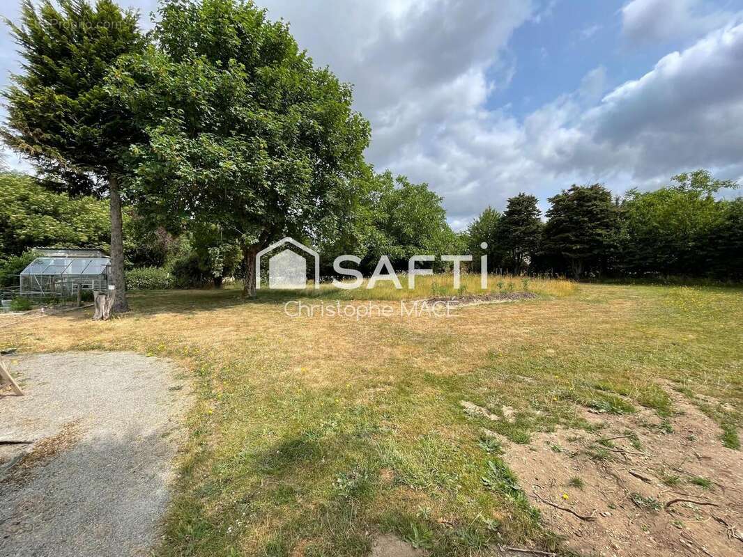 Photo 4 - Terrain à LAVAL