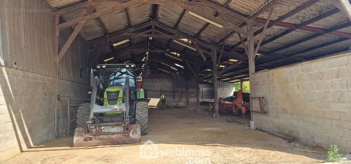 Hangar - Maison à LANNION
