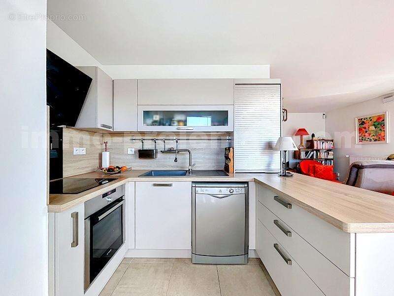 Appartement_T4_Ville_la_grand_Genève_Ceva_tram_Suisse__attique_famille_séjour_salle_a_manger_salon_cuisine_ouverte_chambre_salle_de_bain_terrasse_ - Appartement à VILLE-LA-GRAND
