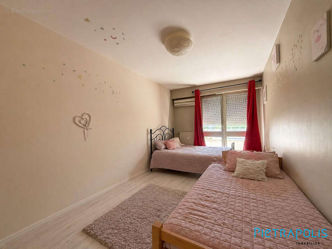 15 m2 - Appartement à RILLIEUX-LA-PAPE