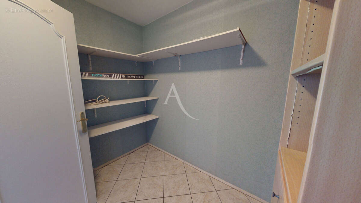 Appartement à CHILLY-MAZARIN