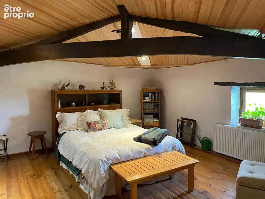 Grande ferme de caractère avec vaste grange et beaucoup d'intimité - photo 10