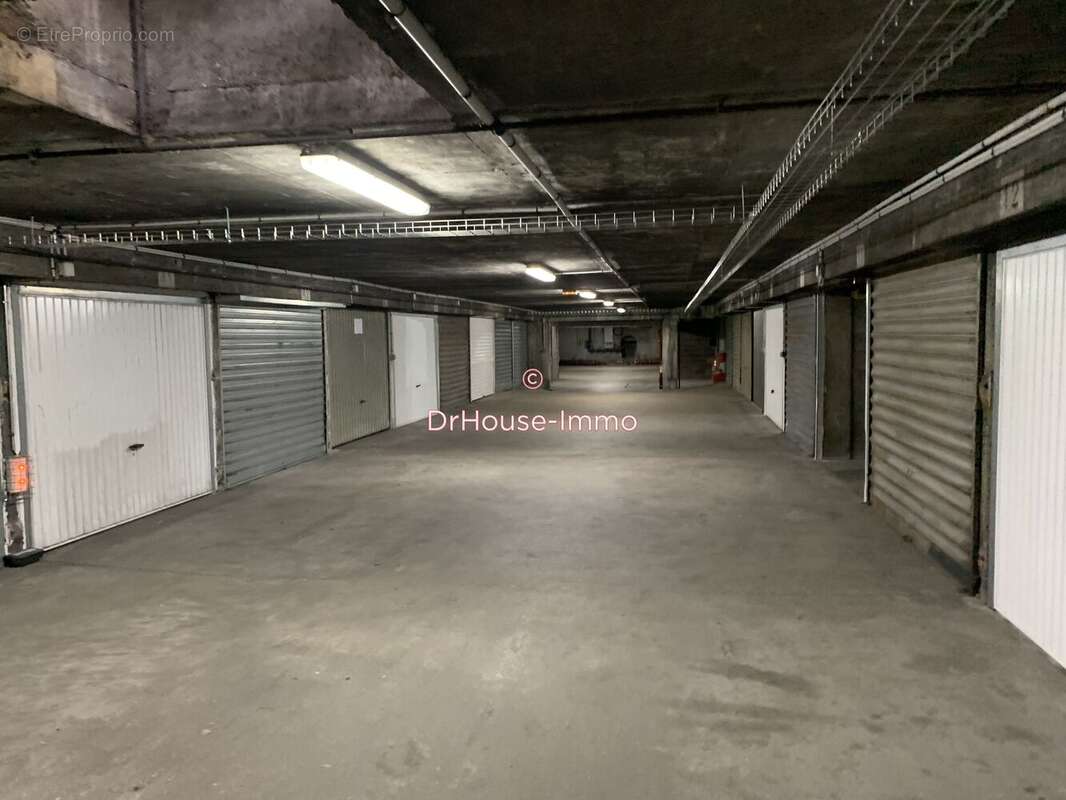 Commerce à PARIS-10E