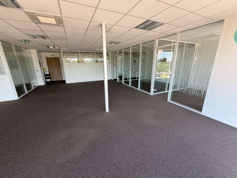 bureaux à vendre CHAPONOST (69) magnifique plateau de 160m2 dans l'immeuble LW1, face à la gare de Chaponost - photo 9