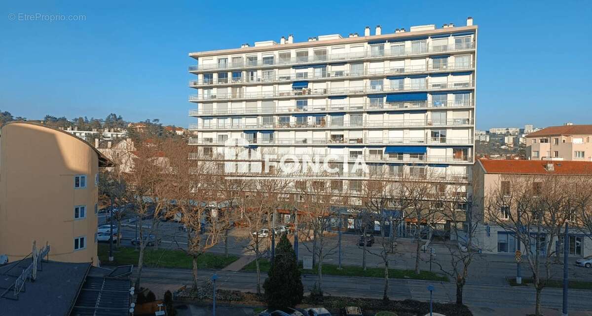 Appartement à SAINT-ETIENNE
