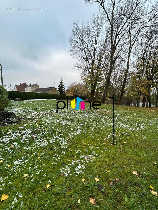 Terrain à MERIGNIES