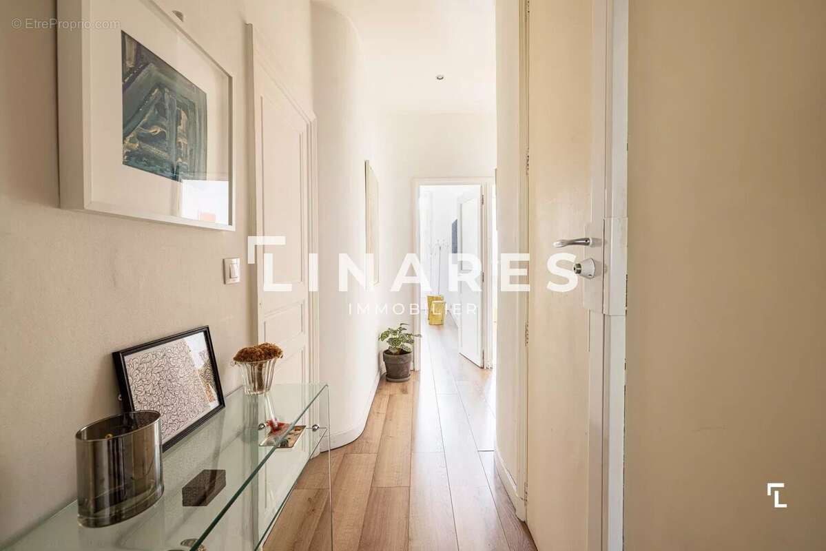 Appartement à MARSEILLE-1E