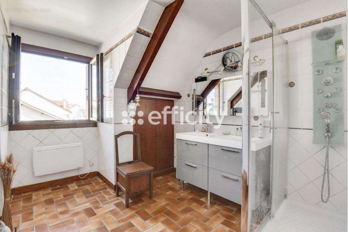 Maison à ROSNY-SOUS-BOIS