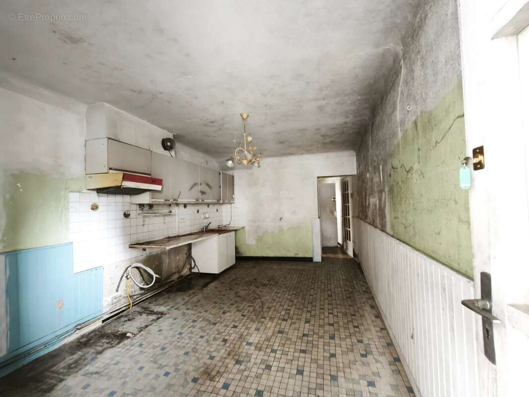 Maison à DECAZEVILLE