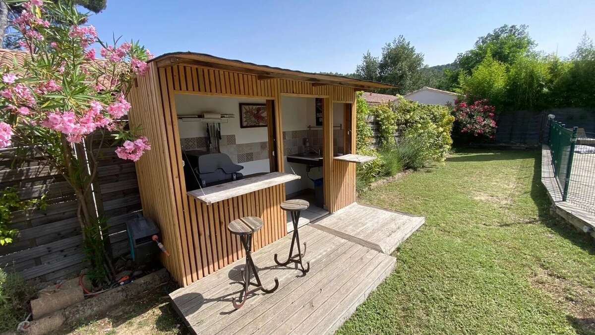 Maison à LA ROQUE-D'ANTHERON