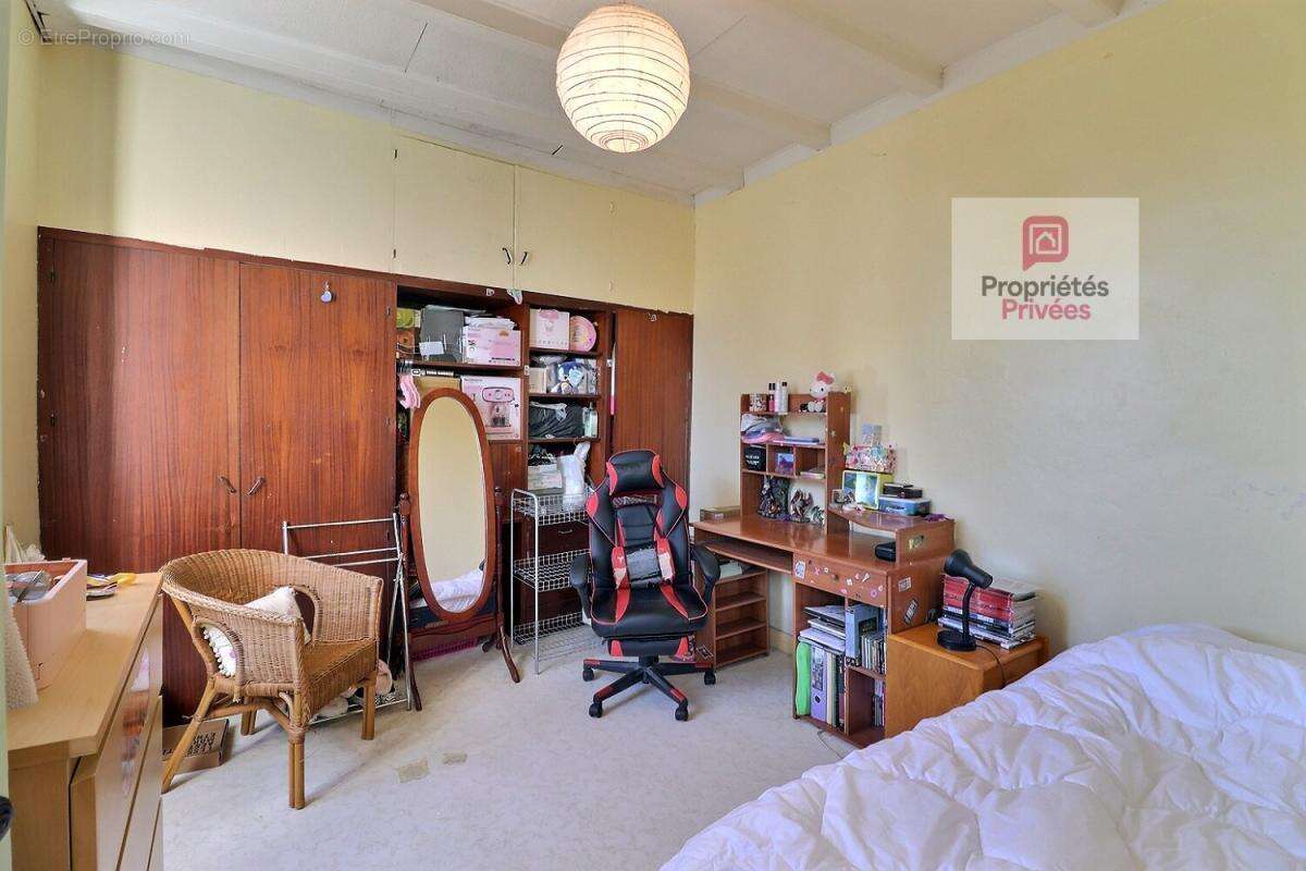 Grande maison de bourg de 193 m2 - 1 logement indépendant avec nombreuses et grandes dépendances - photo 9