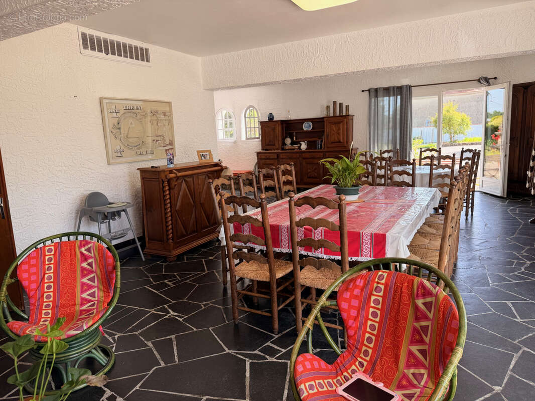 Maison à CHIS