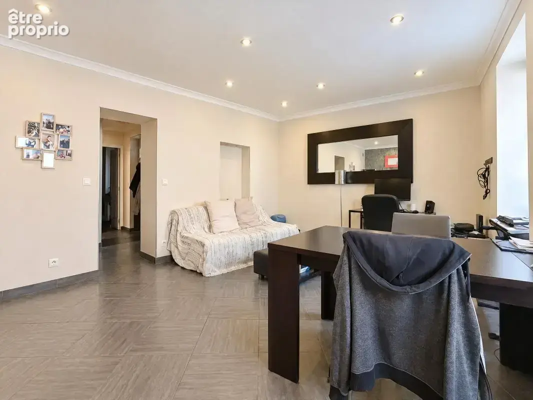 Appartement - 1 Chambre - Buanderie - Garage double - Au cœur de la ville - Proche toutes commodités - photo 8