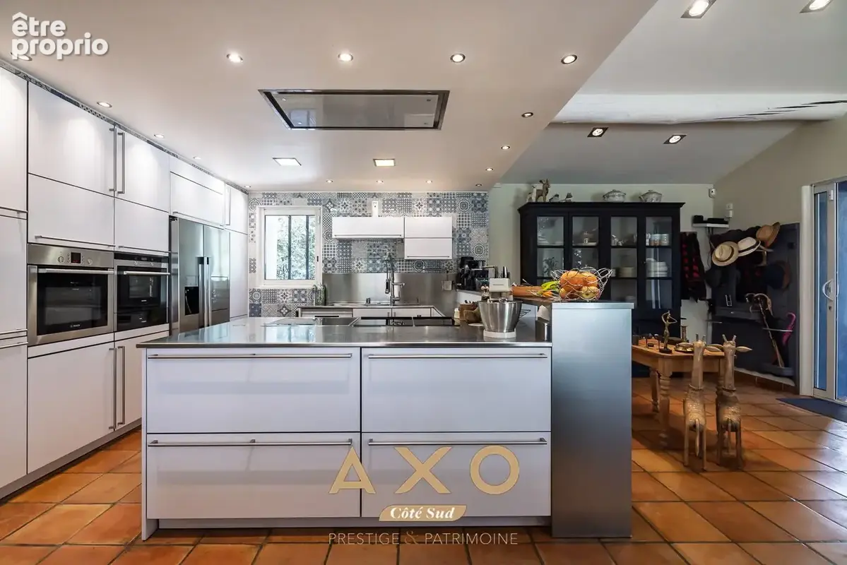 Jouques - villa t8 - plain-pied - studio indépendant - piscine - jacuzzi - 3 garages - 1 hectare - 1 029 000  - photo 18