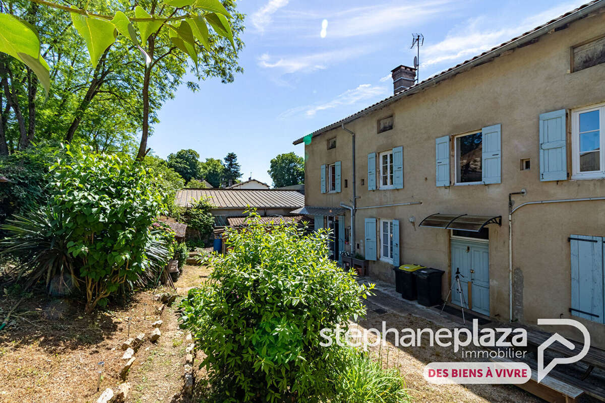 Appartement à COLIGNY
