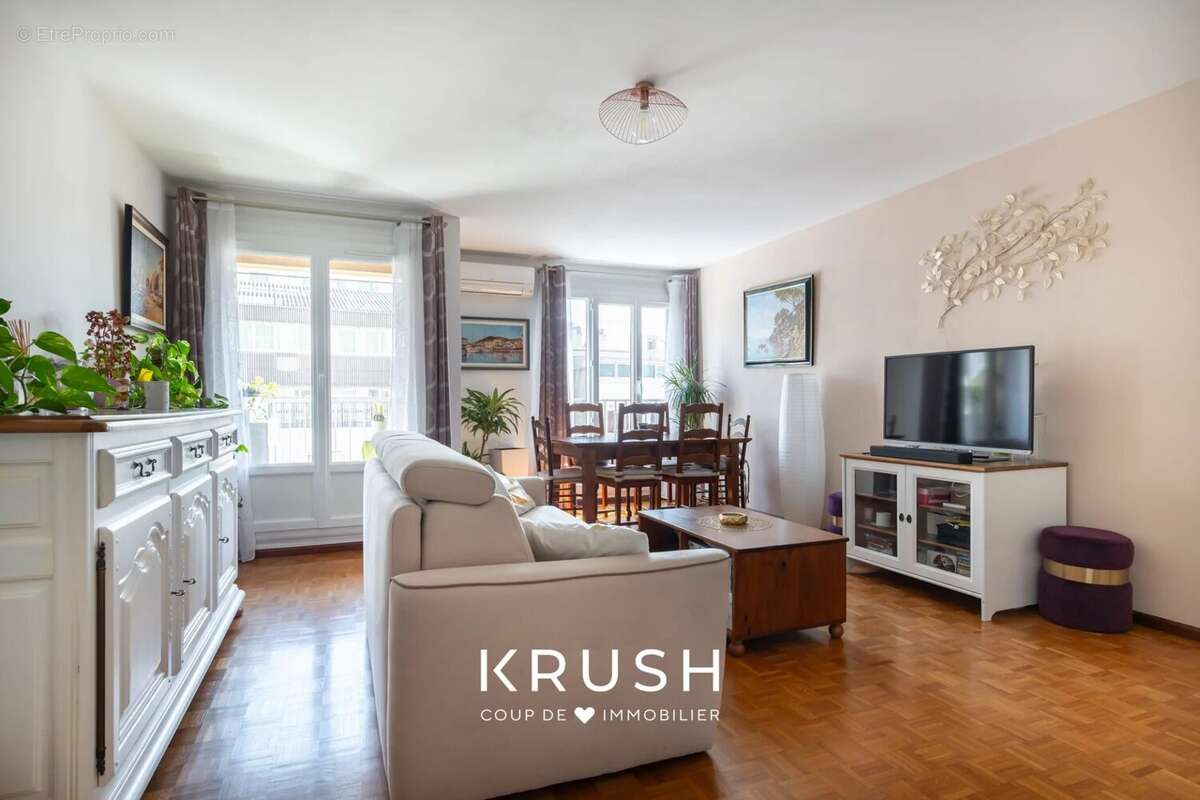Appartement à MARSEILLE-2E