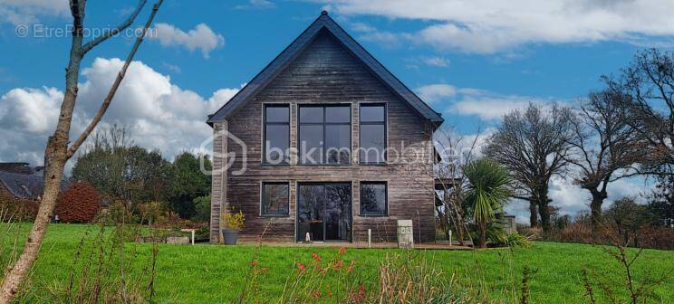 Maison à POULLAOUEN