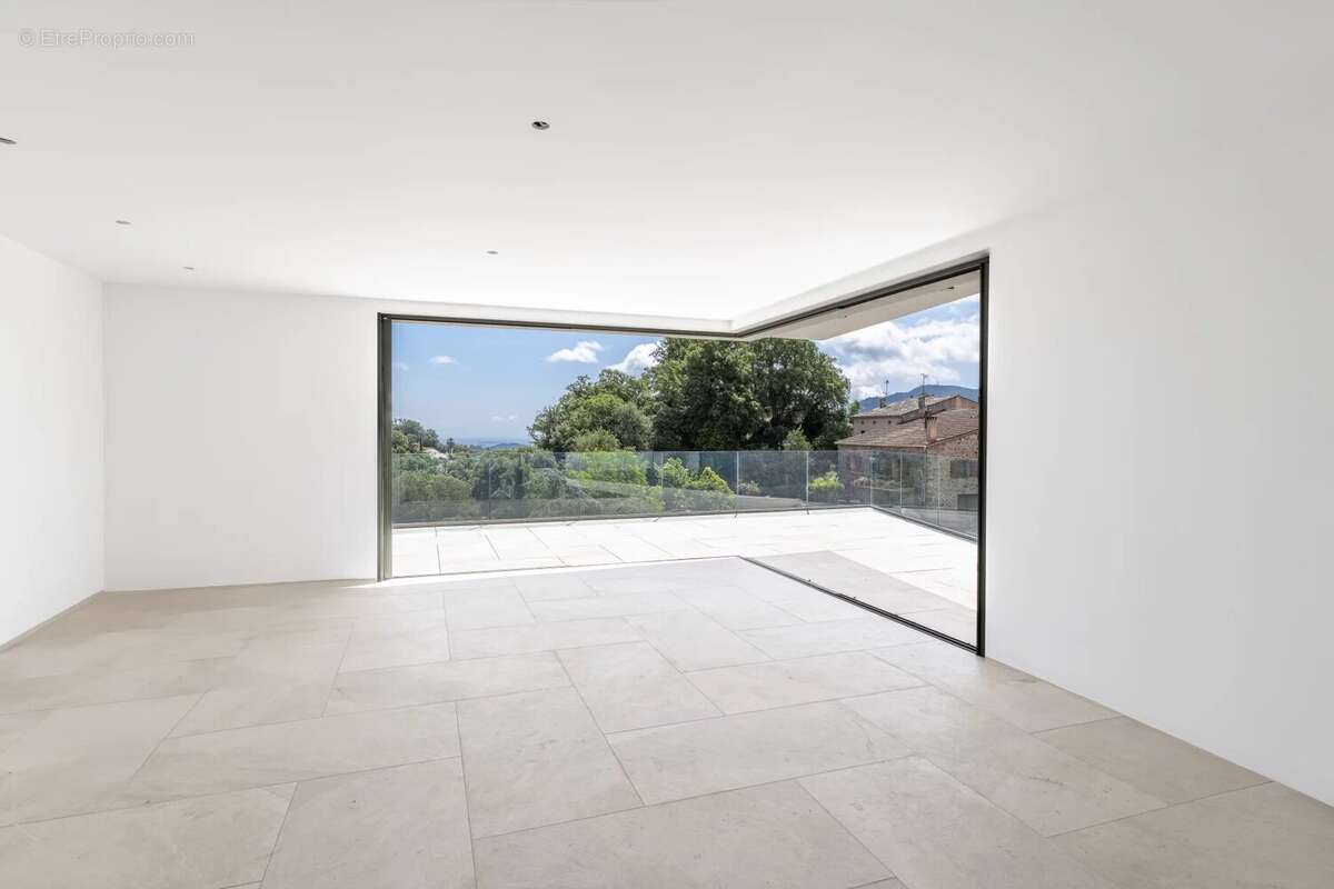 Appartement à LES ADRETS-DE-L'ESTEREL