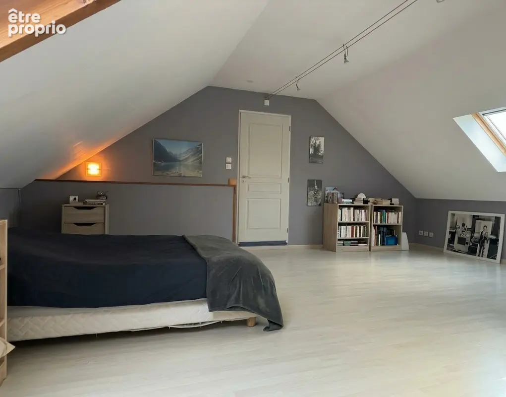 Maison familiale , 4 Chambres avec véranda, studio et deux garages .Proche Saumur - photo 10