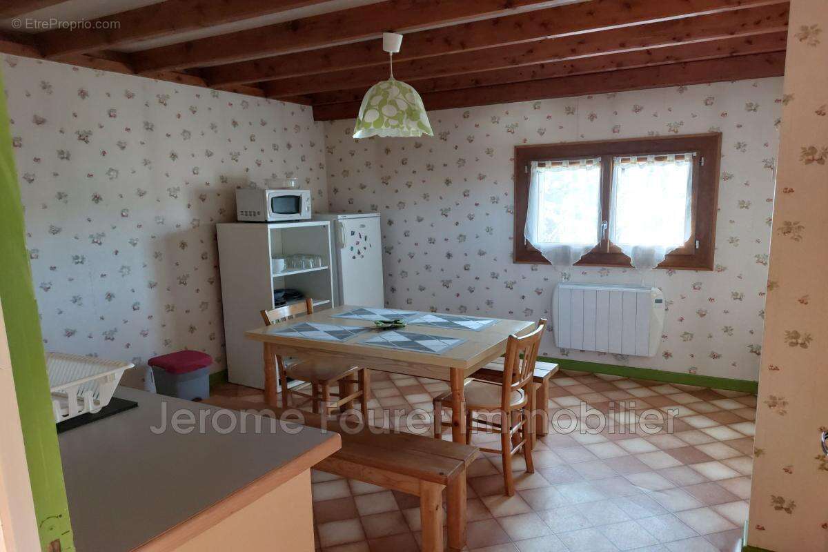 Maison à EGLETONS