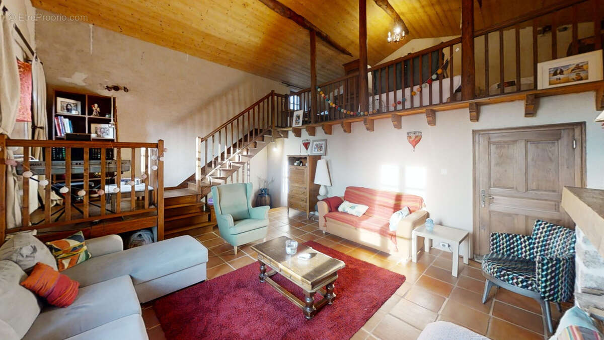Maison à OLLIERGUES