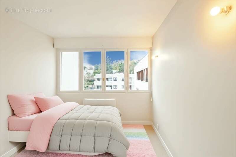 Appartement à MARNES-LA-COQUETTE