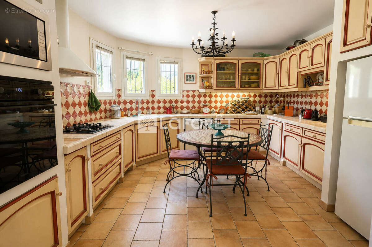 Maison familiale de 303 m² Piscine Dépendances  Secteur recherché - photo 5
