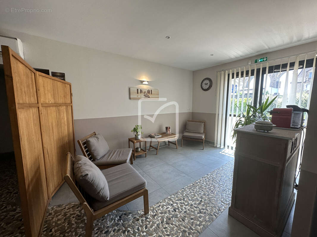 Commerce à SARLAT-LA-CANEDA