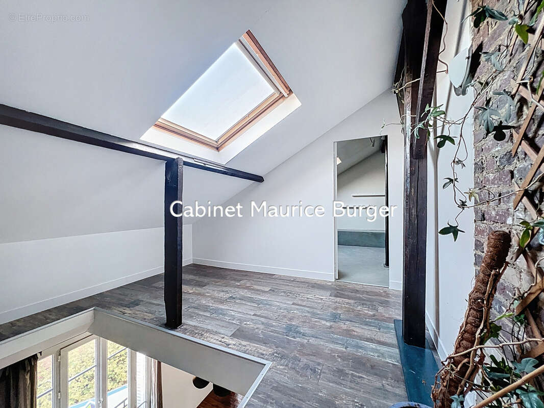 Appartement à COURBEVOIE