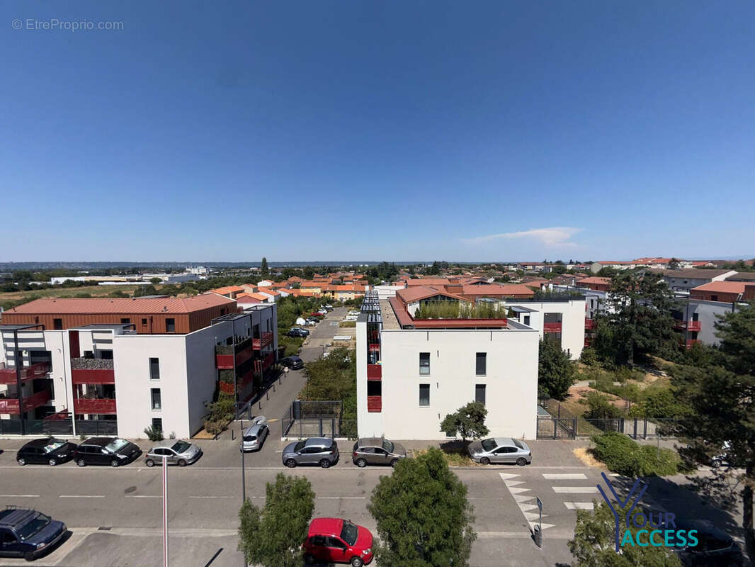 Appartement à MEYZIEU