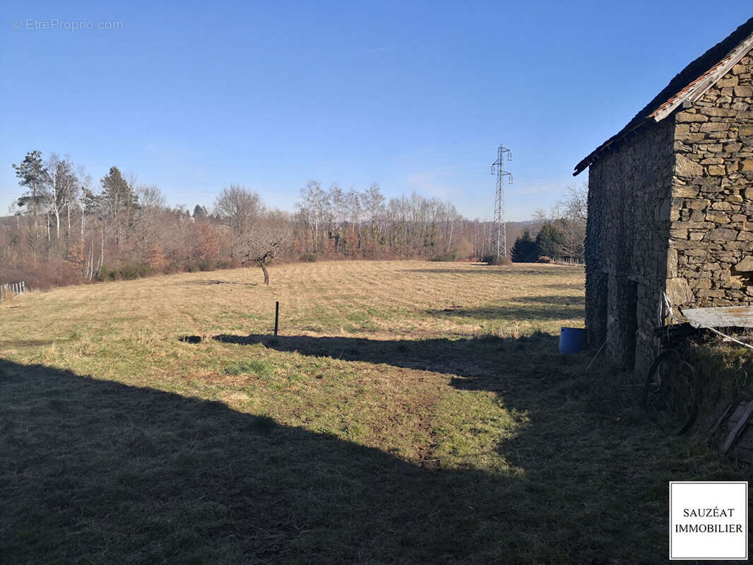 Maison à MAGNAC-BOURG