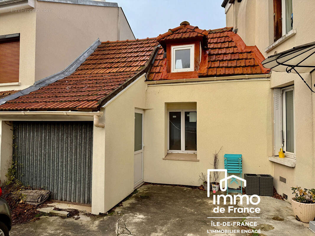 Appartement à SAINT-CYR-L'ECOLE