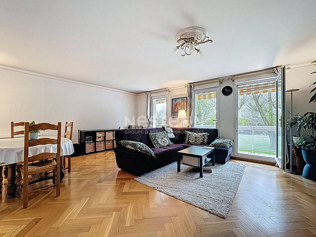 Appartement à LAMORLAYE