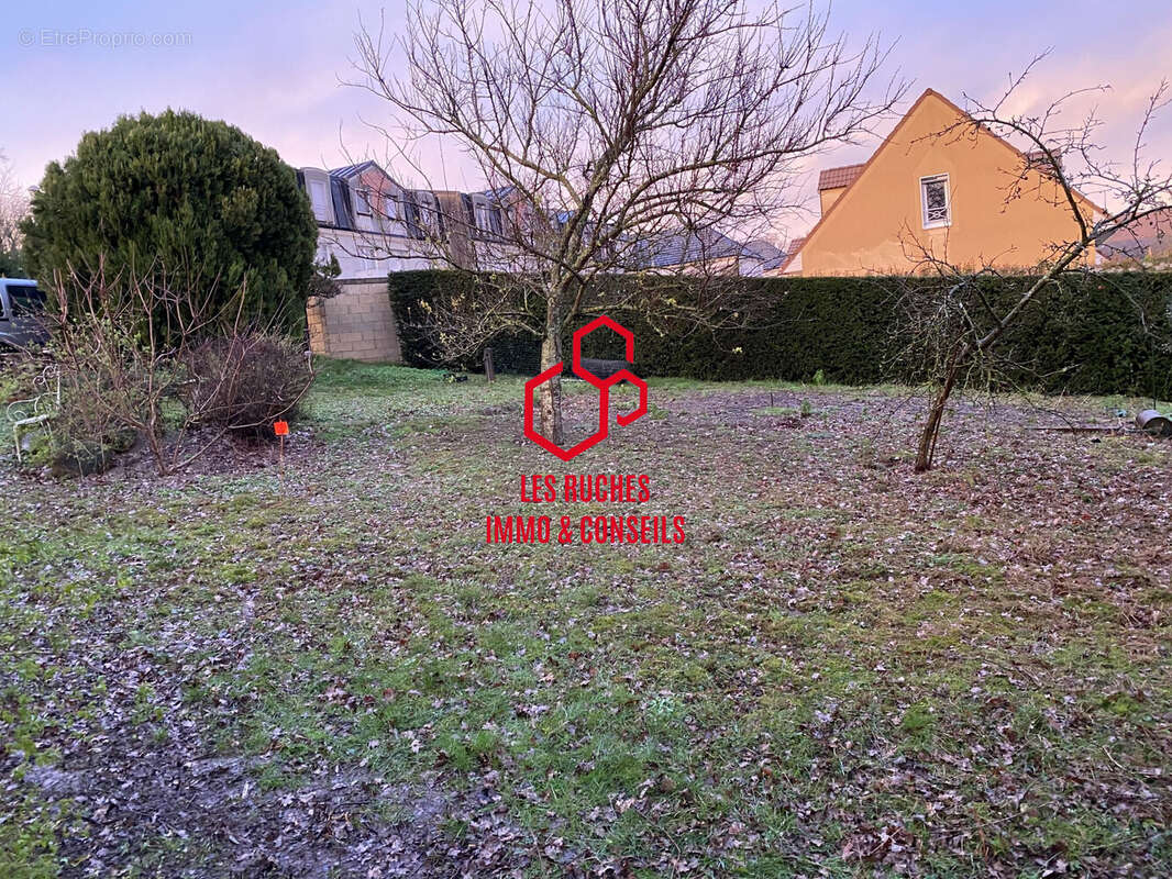 Terrain 485 m² à Gretz-Armainvilliers  - photo 2