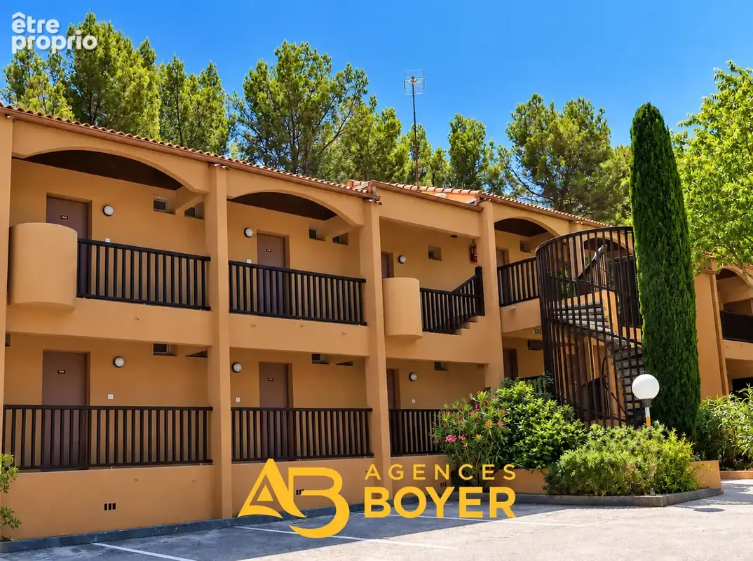 Studio avec terrasse, piscine et parking à Sanary-sur-Mer, limite Bandol, proche plage - photo 9