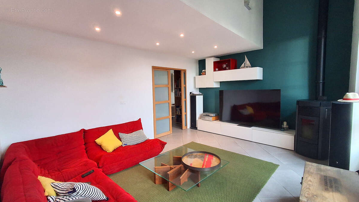 Appartement à ROQUEVAIRE