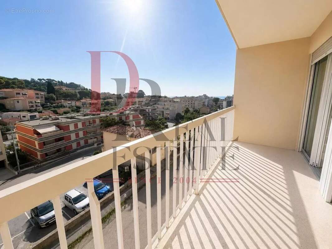 Appartement à ROQUEBRUNE-CAP-MARTIN