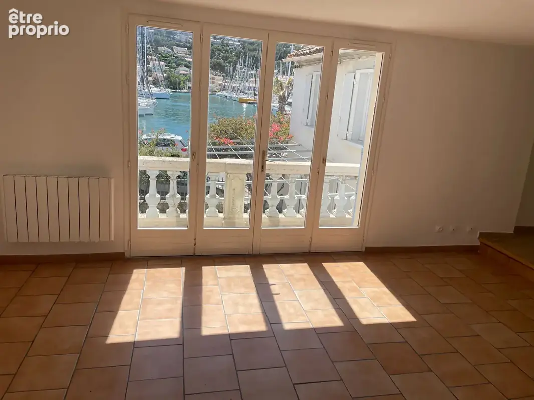 ** Sur le Port ** Maison Composée de 3 APPARTEMENTS ** 83430 Saint Mandrier ** - photo 7