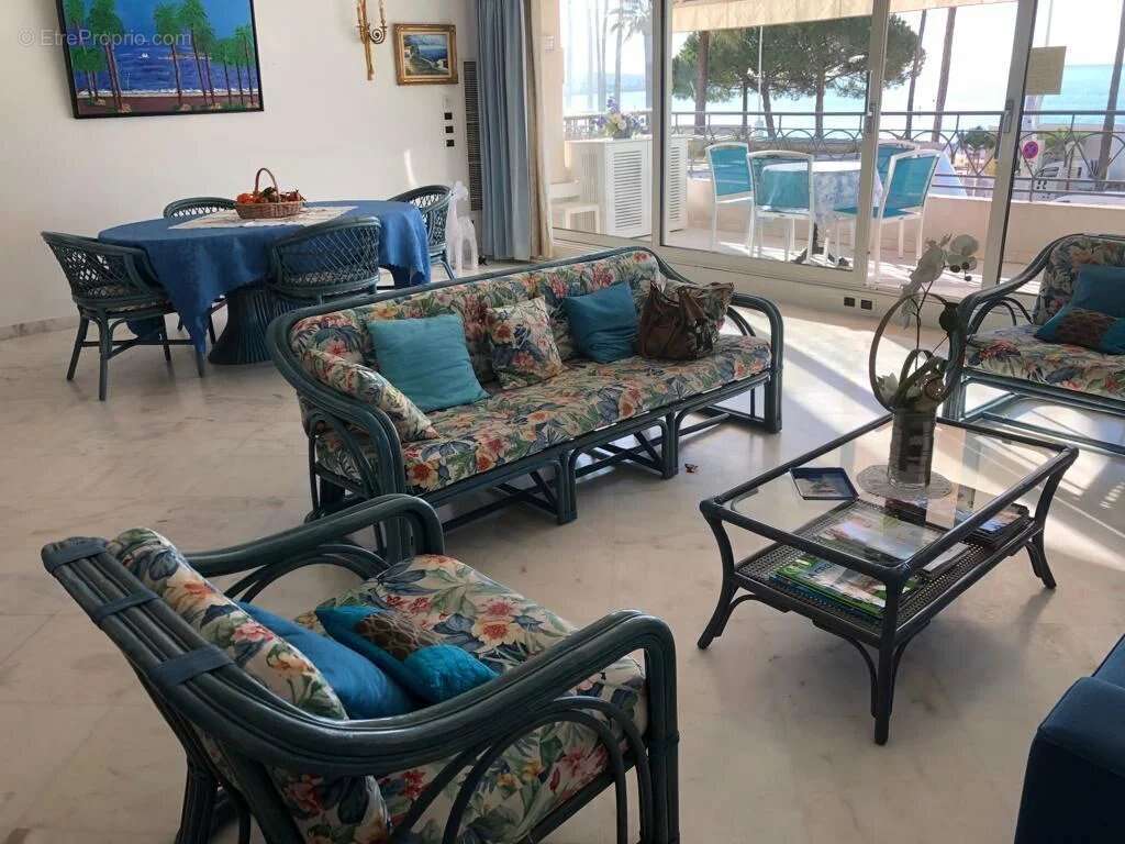 Cannes Croisette magnifique appartement 3 pièces vue mer - photo 3
