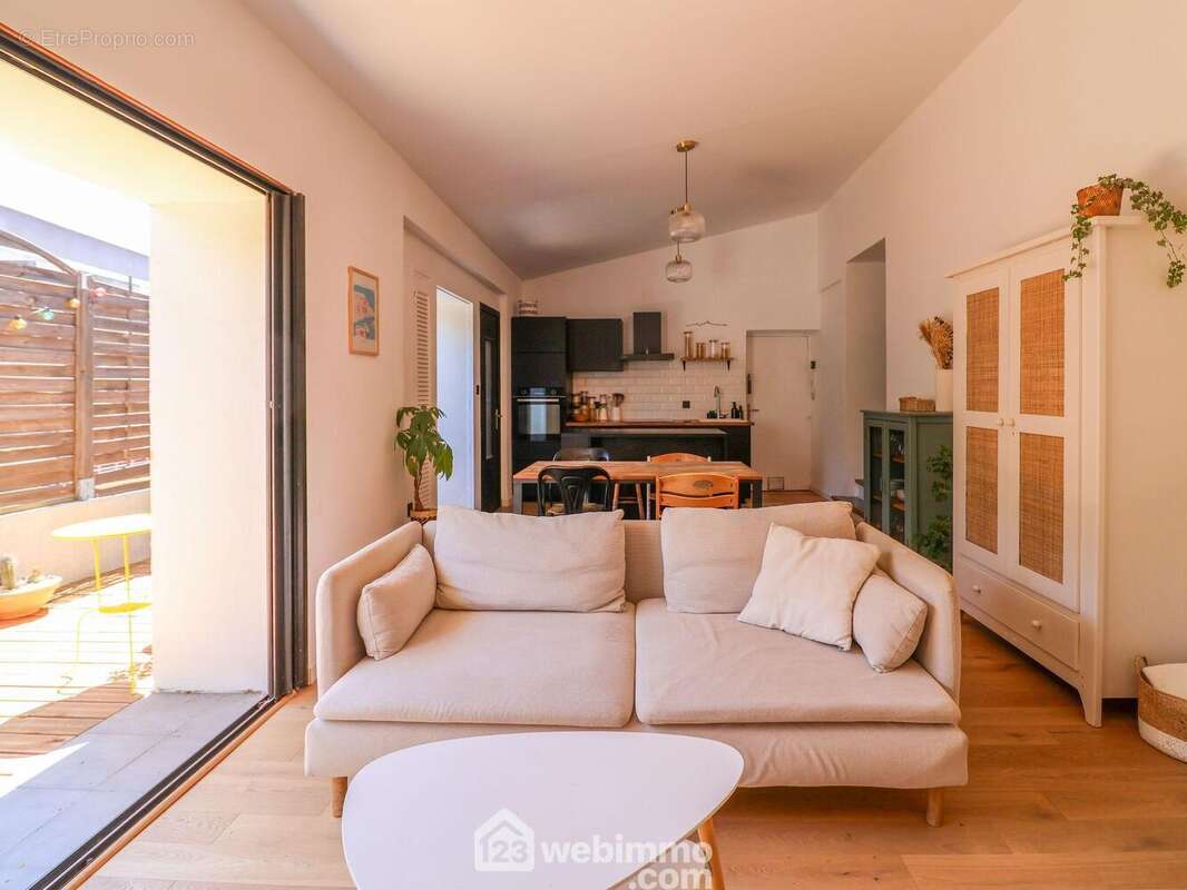Appartement à MARSEILLE-9E