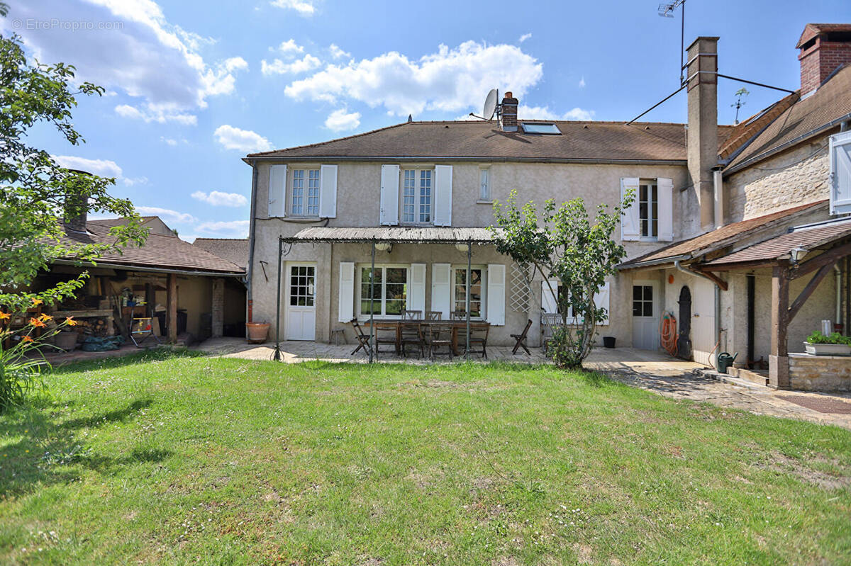 Maison à SAULX-MARCHAIS