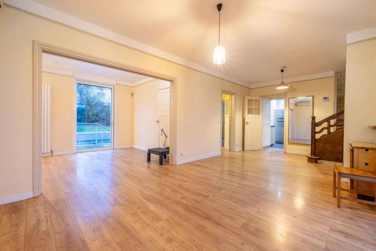 Maison à BURES-SUR-YVETTE